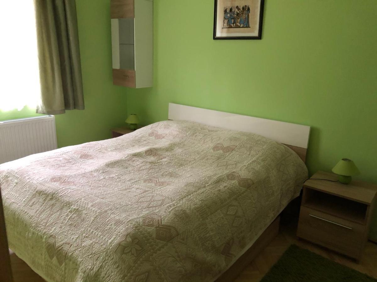 Bakonyi Mamutfenyő Vendégház Tés Kültér fotó